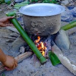 Chawngte, piknik, w bambusach też się coś gotuje
